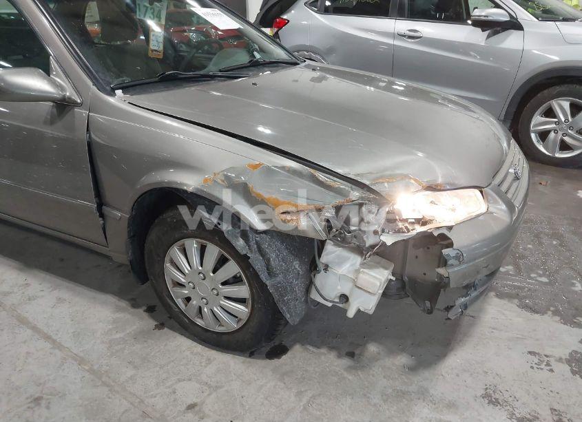 Photo 6 of 1999 Toyota Camry LE (VIN 4T1BG22K4XU582391)