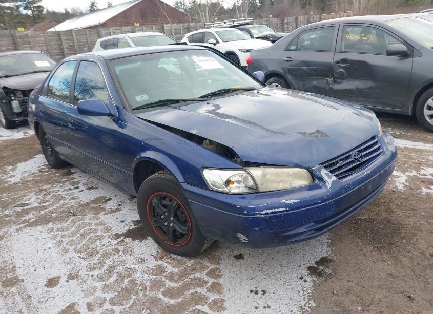 1999 Toyota Camry LE (VIN 4T1BG22K4XU891858) main photo