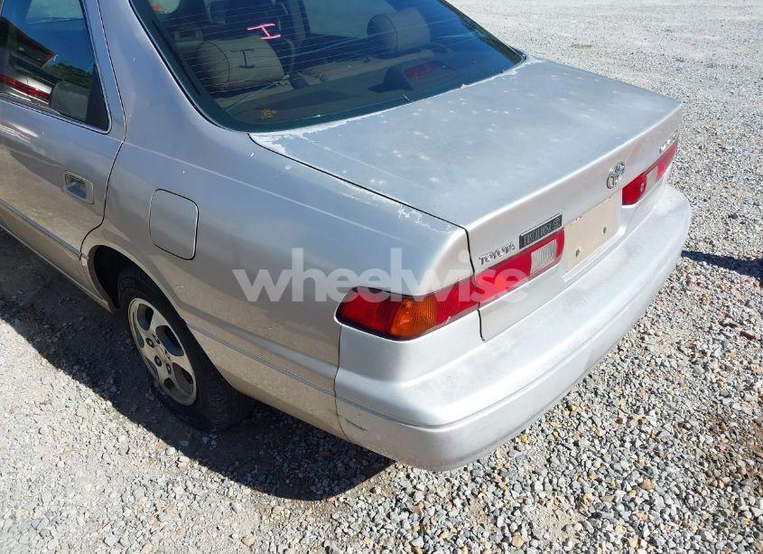 Photo 6 of 1999 Toyota Camry LE (VIN 4T1BG22K4XU893707)