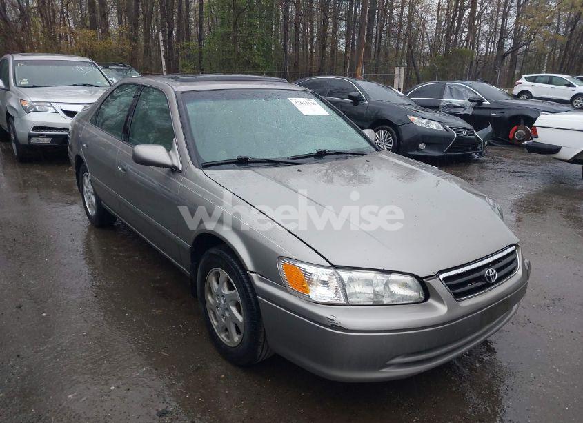 2000 Toyota Camry LE (VIN 4T1BG22K4YU678040) main photo
