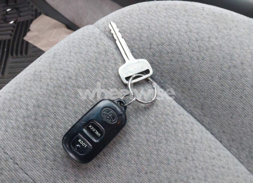 Photo 11 of 2000 Toyota Camry LE (VIN 4T1BG22K4YU678040)