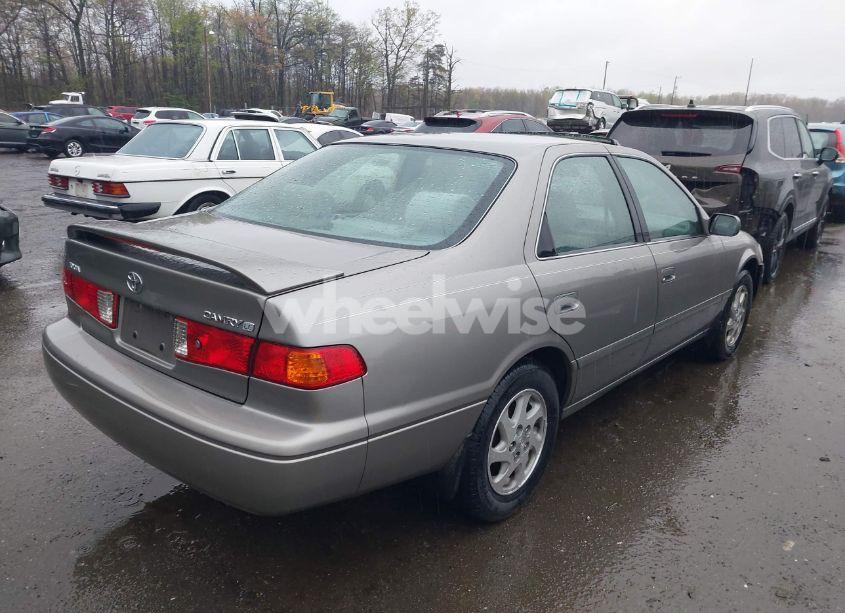 Photo 4 of 2000 Toyota Camry LE (VIN 4T1BG22K4YU678040)