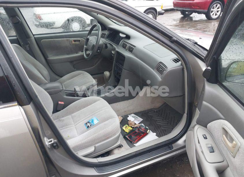 Photo 5 of 2000 Toyota Camry LE (VIN 4T1BG22K4YU678040)