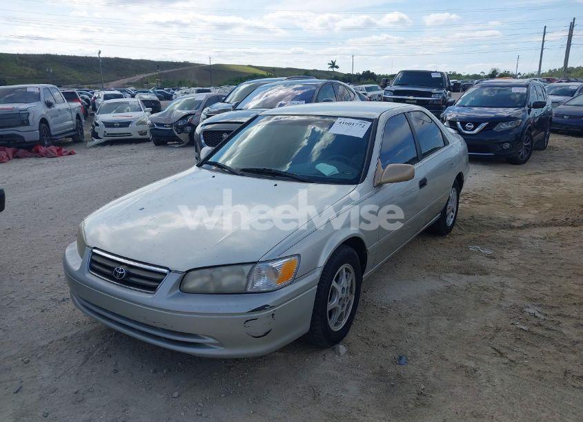 Photo 2 of 2000 Toyota Camry LE (VIN 4T1BG22K4YU705284)