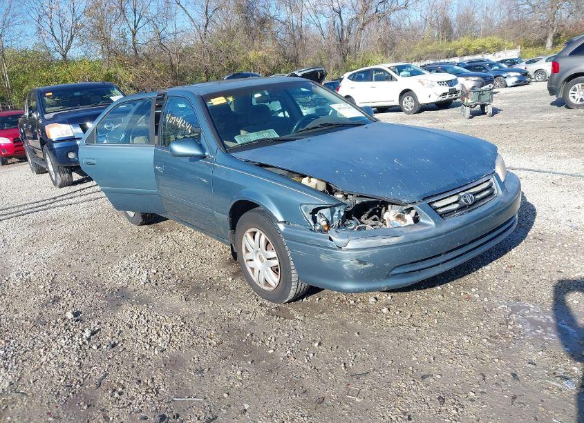 2000 Toyota Camry LE (VIN 4T1BG22K4YU759121) main photo