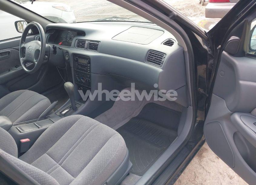 Photo 5 of 2000 Toyota Camry LE (VIN 4T1BG22K4YU927100)