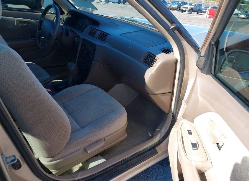 Photo 5 of 2000 Toyota Camry LE (VIN 4T1BG22K4YU969072)