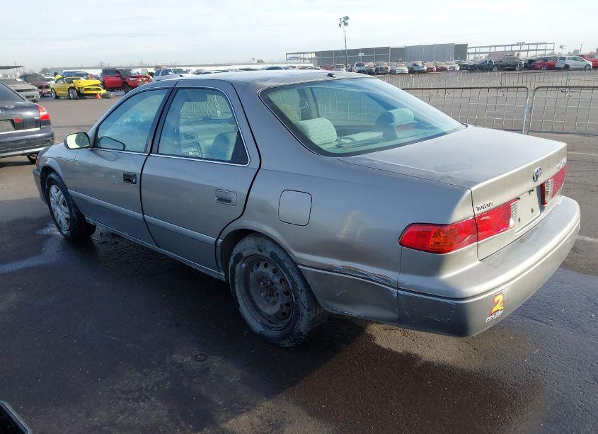 Photo 3 of 2001 Toyota Camry LE (VIN 4T1BG22K51U018899)