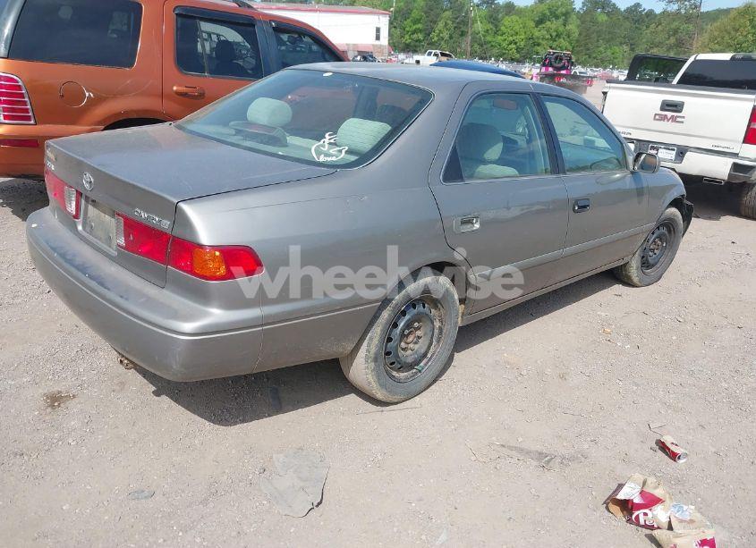 Photo 4 of 2001 Toyota Camry LE (VIN 4T1BG22K51U053555)