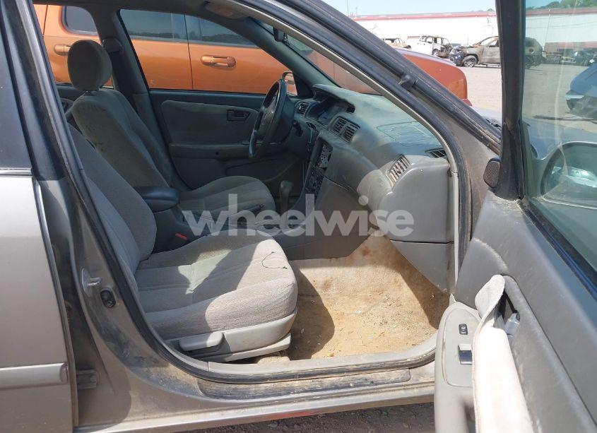 Photo 5 of 2001 Toyota Camry LE (VIN 4T1BG22K51U053555)