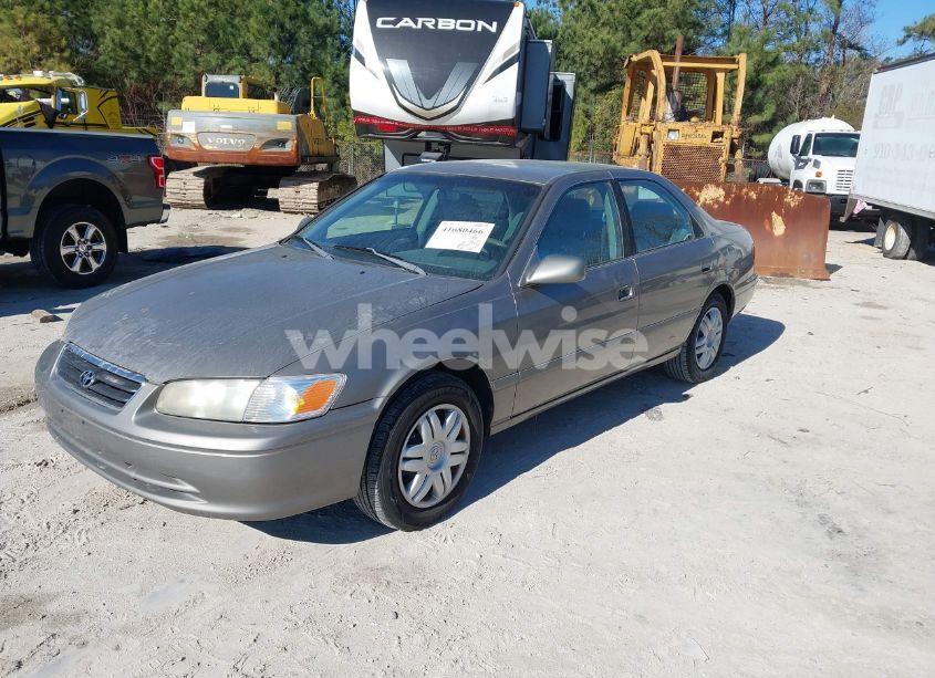Photo 2 of 2001 Toyota Camry LE (VIN 4T1BG22K51U066449)
