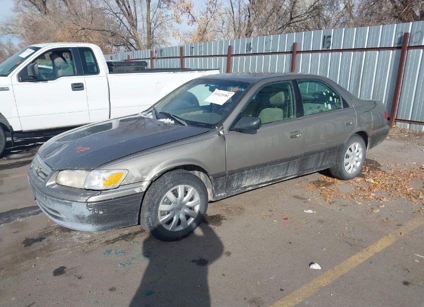 Photo 2 of 2001 Toyota Camry LE (VIN 4T1BG22K51U074941)