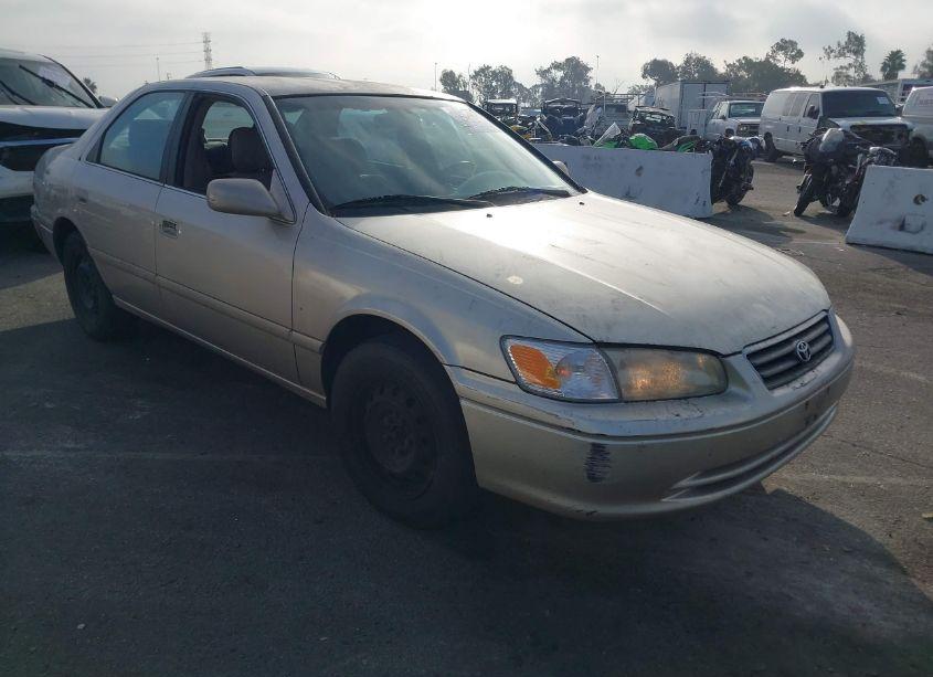 2001 Toyota Camry CE (VIN 4T1BG22K51U779321) main photo
