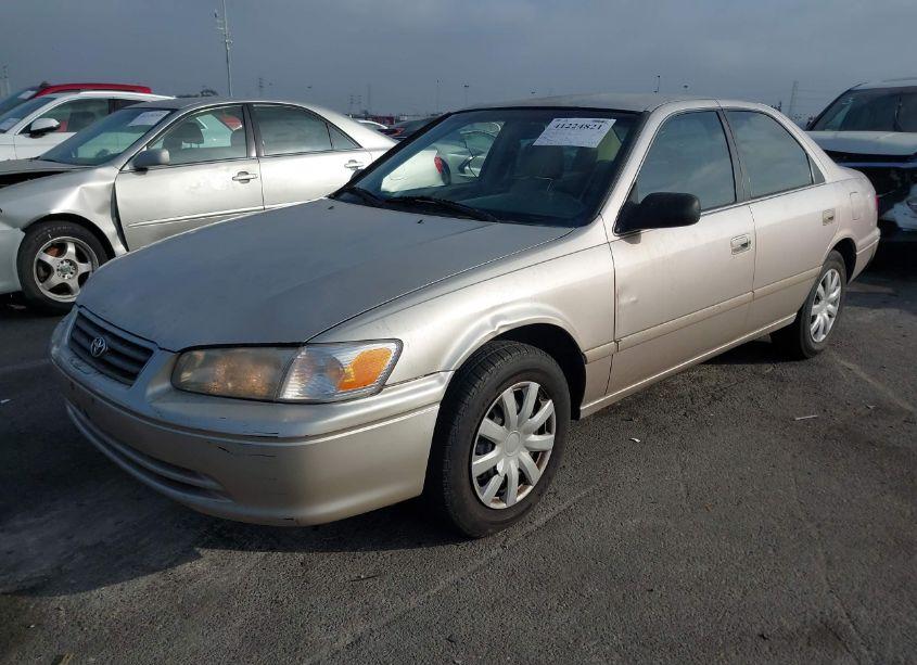 Photo 2 of 2001 Toyota Camry CE (VIN 4T1BG22K51U779321)