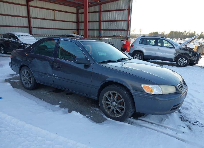 2001 Toyota Camry LE (VIN 4T1BG22K51U786222) main photo