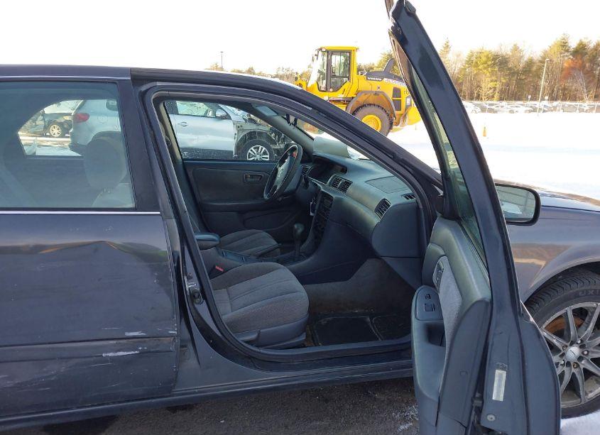 Photo 5 of 2001 Toyota Camry LE (VIN 4T1BG22K51U786222)