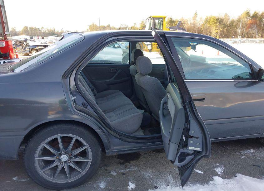 Photo 8 of 2001 Toyota Camry LE (VIN 4T1BG22K51U786222)