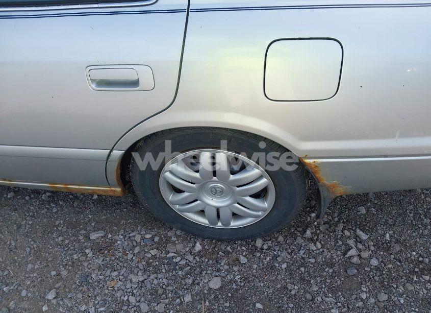 Photo 13 of 2001 Toyota Camry LE (VIN 4T1BG22K51U830610)