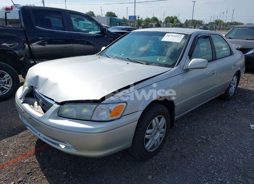 Photo 2 of 2001 Toyota Camry LE (VIN 4T1BG22K51U830610)