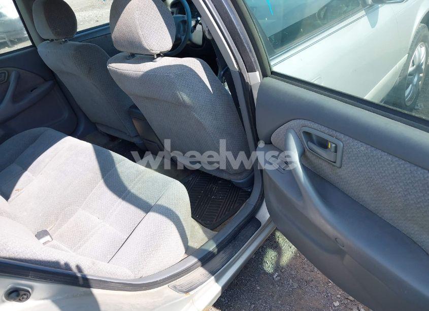 Photo 8 of 2001 Toyota Camry LE (VIN 4T1BG22K51U830610)