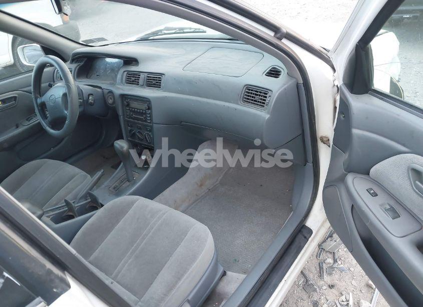 Photo 5 of 2001 Toyota Camry CE (VIN 4T1BG22K51U838352)