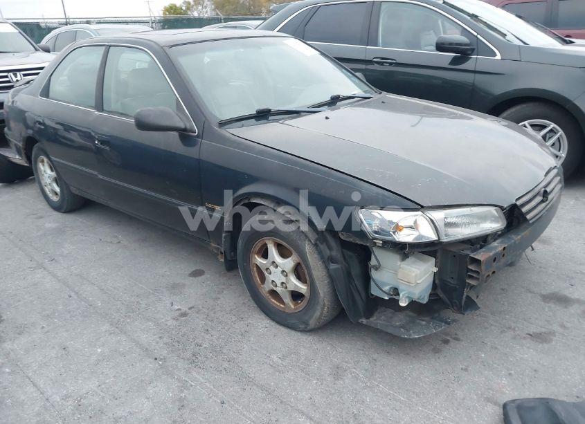 1997 Toyota Camry CE/LE/XLE (VIN 4T1BG22K5VU138997) main photo