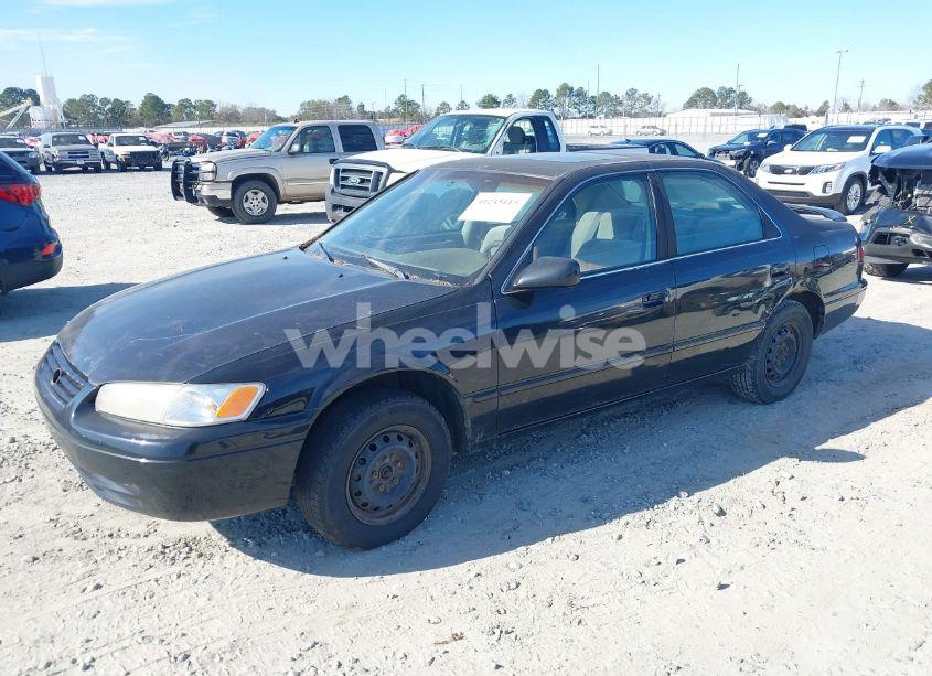 Photo 2 of 1998 Toyota Camry LE (VIN 4T1BG22K5WU267713)