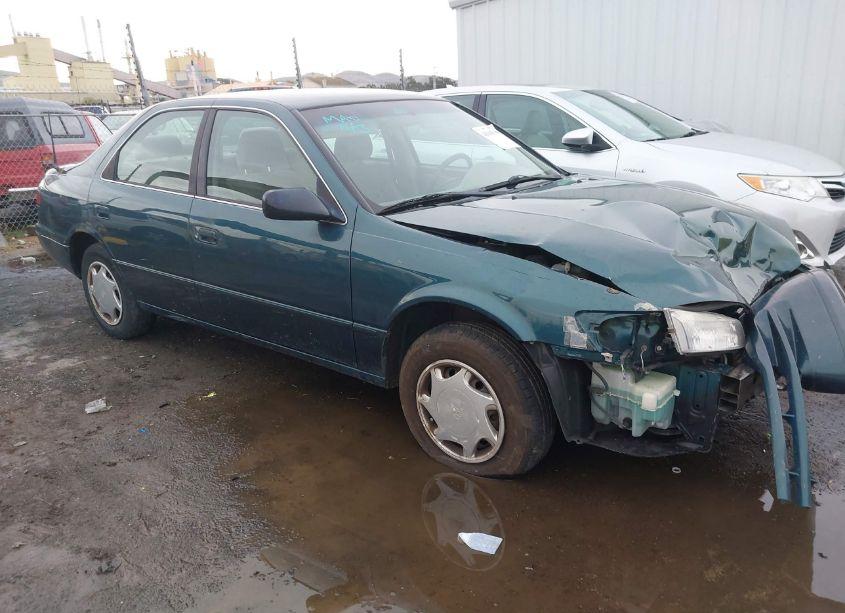 1998 Toyota Camry CE (VIN 4T1BG22K5WU280428) main photo