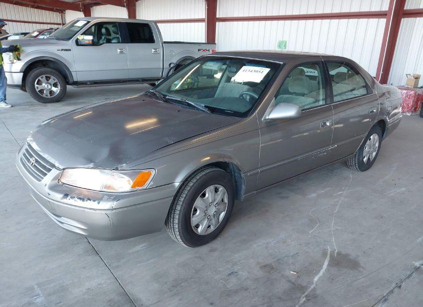 Photo 2 of 1998 Toyota Camry LE (VIN 4T1BG22K5WU303934)