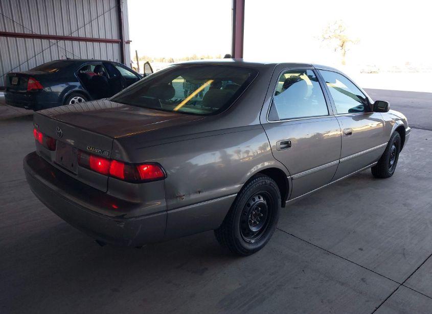 Photo 4 of 1998 Toyota Camry LE (VIN 4T1BG22K5WU303934)