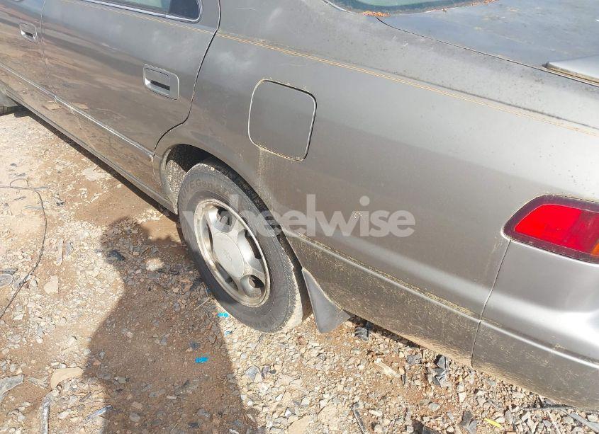 Photo 12 of 1998 Toyota Camry LE (VIN 4T1BG22K5WU305215)