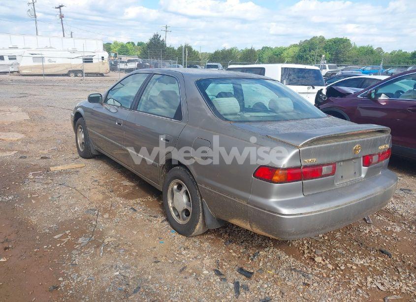 Photo 3 of 1998 Toyota Camry LE (VIN 4T1BG22K5WU305215)