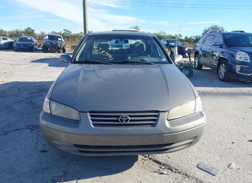 Photo 11 of 1998 Toyota Camry LE (VIN 4T1BG22K5WU318529)