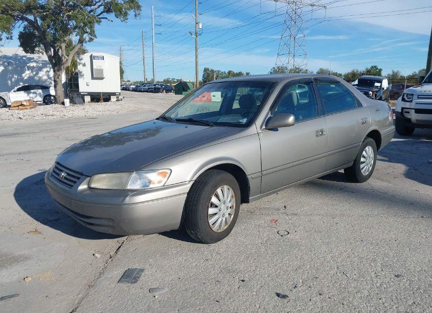 Photo 2 of 1998 Toyota Camry LE (VIN 4T1BG22K5WU318529)
