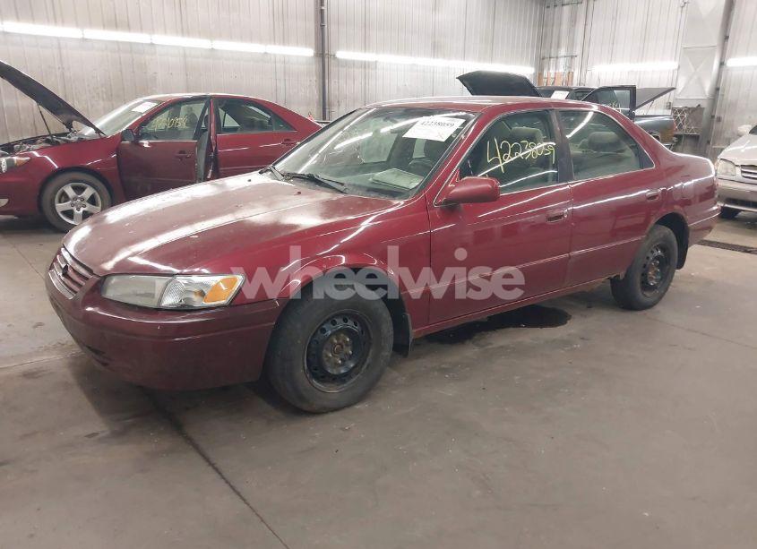 Photo 2 of 1998 Toyota Camry LE (VIN 4T1BG22K5WU847477)