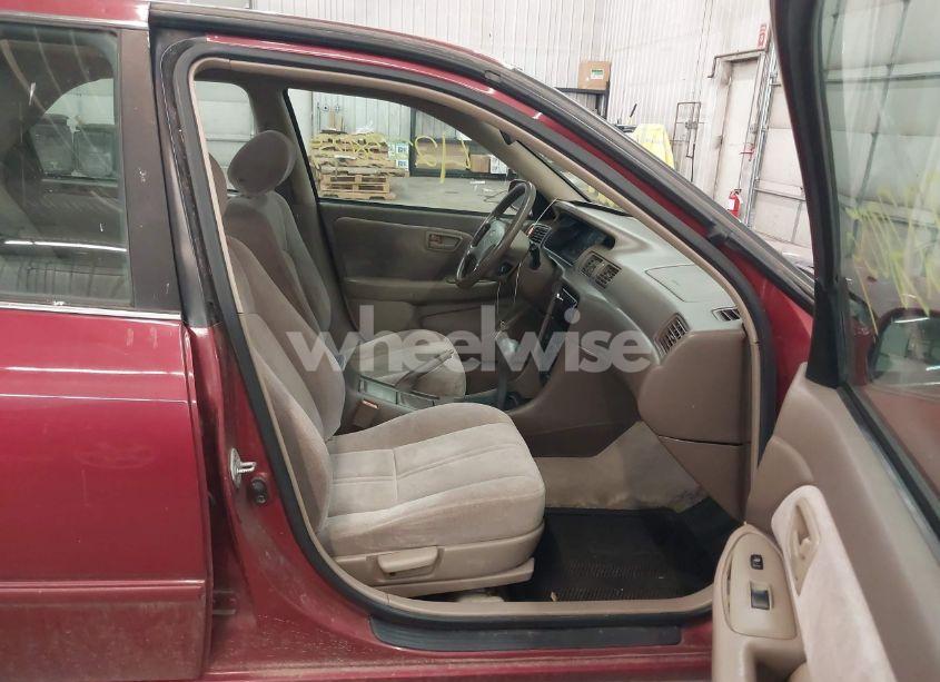 Photo 5 of 1998 Toyota Camry LE (VIN 4T1BG22K5WU847477)