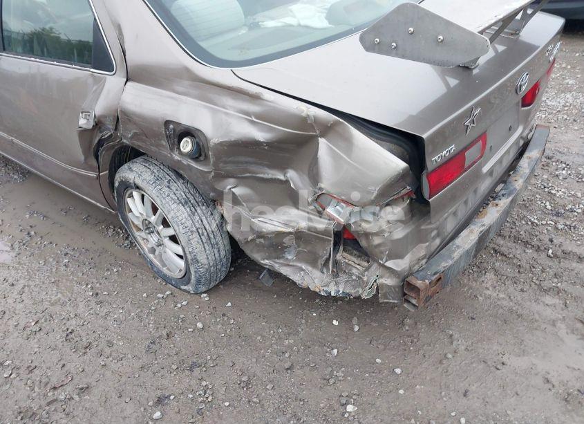 Photo 6 of 1999 Toyota Camry LE (VIN 4T1BG22K5XU467475)