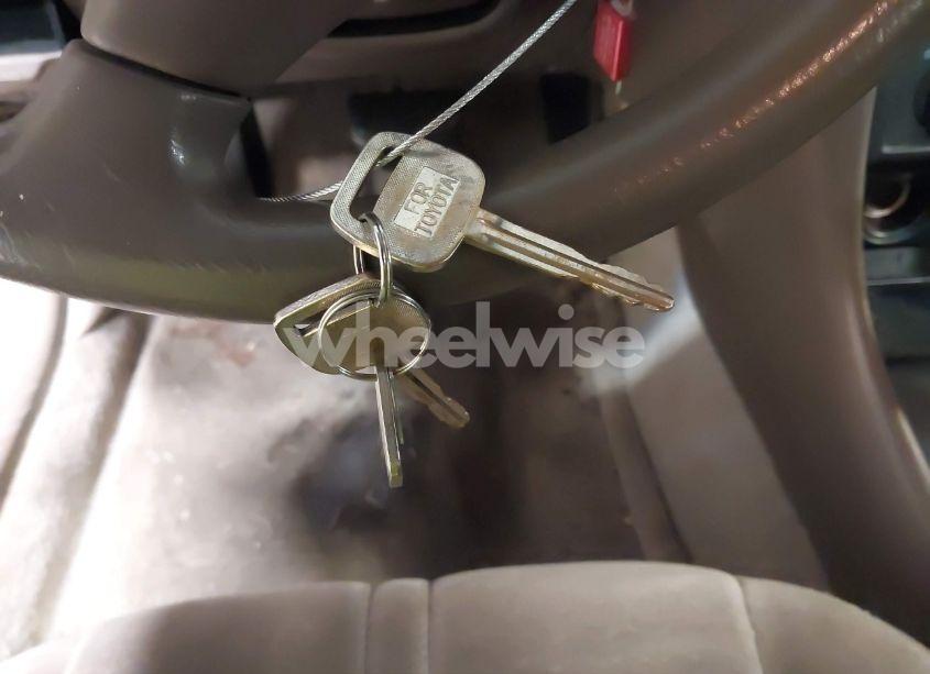 Photo 11 of 1999 Toyota Camry LE (VIN 4T1BG22K5XU602440)