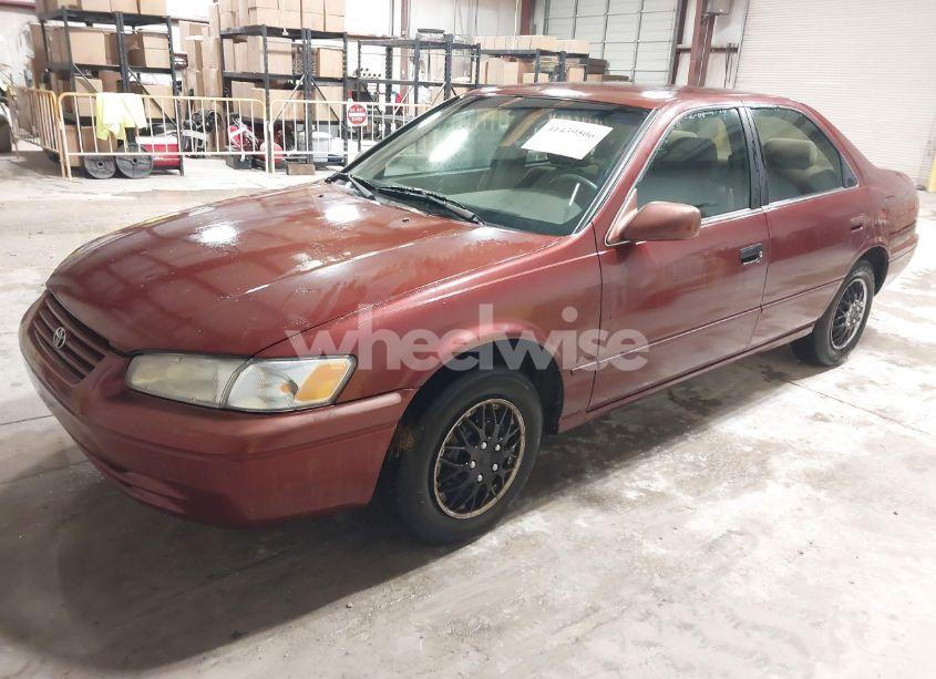 Photo 2 of 1999 Toyota Camry LE (VIN 4T1BG22K5XU602440)