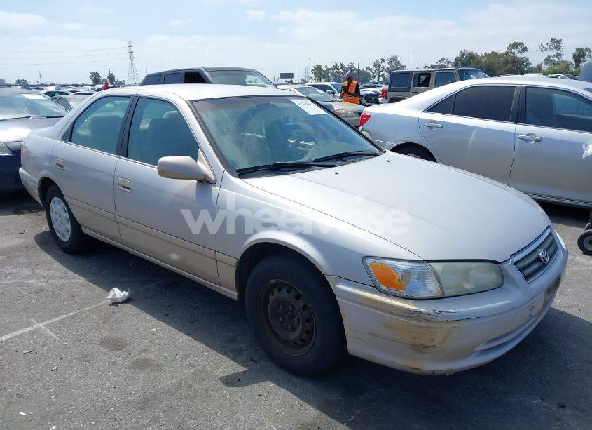 2000 Toyota Camry CE/LE/XLE (VIN 4T1BG22K5YU006195) main photo