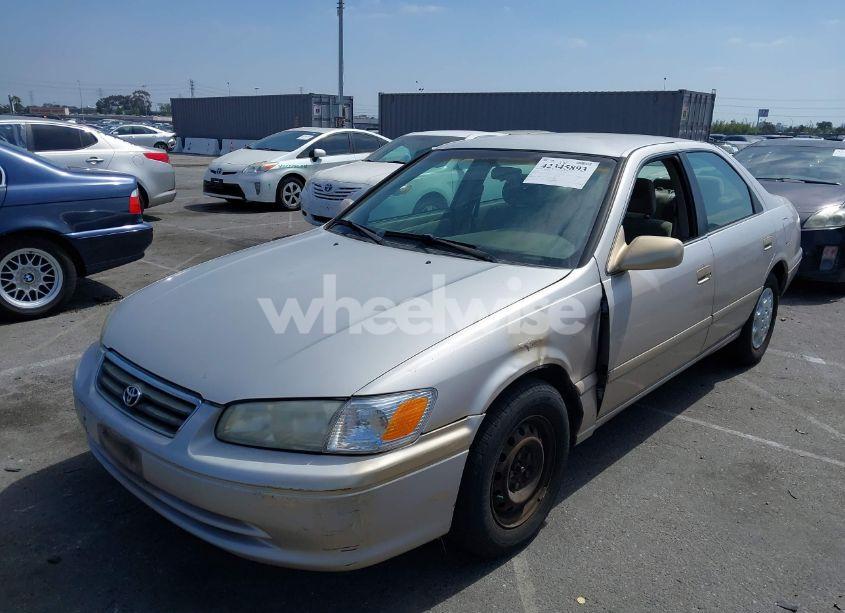 Photo 2 of 2000 Toyota Camry CE/LE/XLE (VIN 4T1BG22K5YU006195)