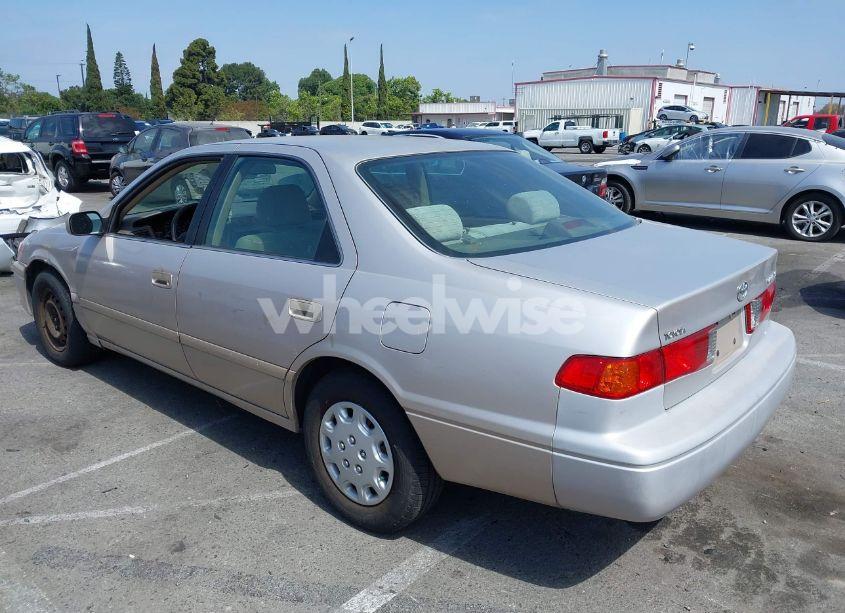 Photo 3 of 2000 Toyota Camry CE/LE/XLE (VIN 4T1BG22K5YU006195)