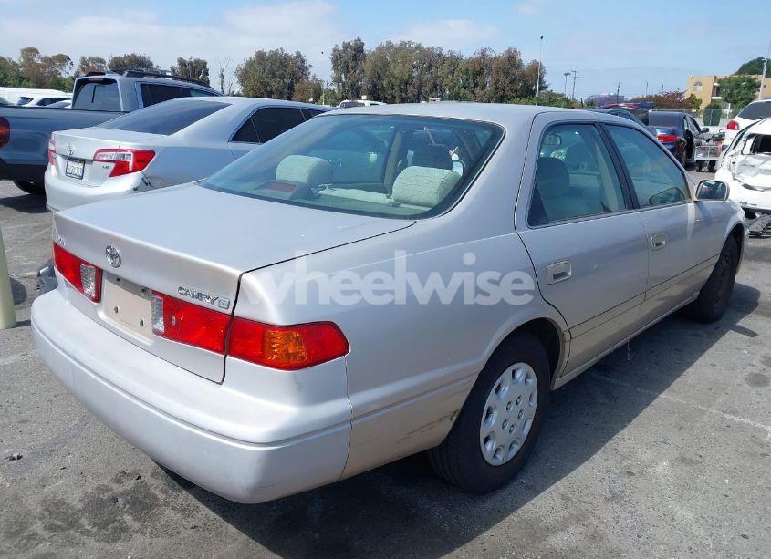 Photo 4 of 2000 Toyota Camry CE/LE/XLE (VIN 4T1BG22K5YU006195)