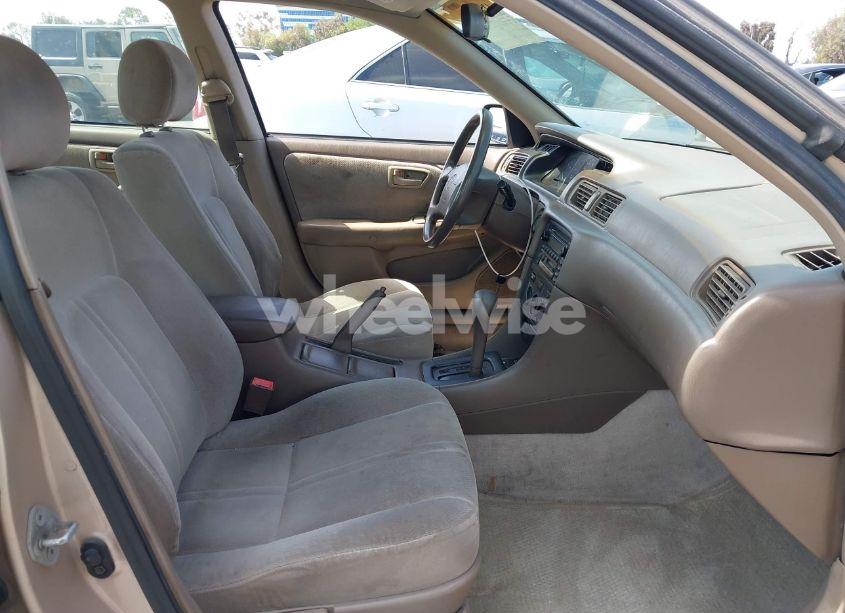 Photo 5 of 2000 Toyota Camry CE/LE/XLE (VIN 4T1BG22K5YU006195)