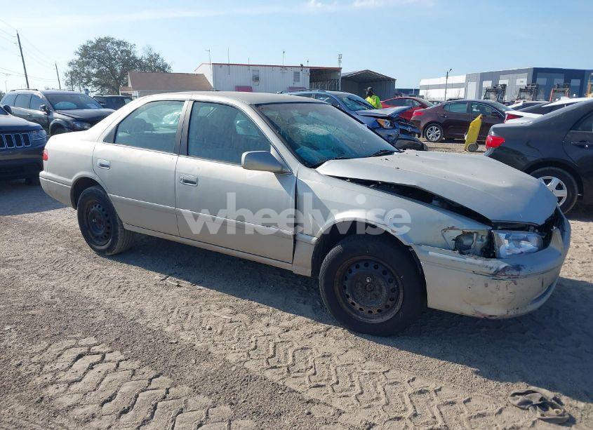 2000 Toyota Camry LE (VIN 4T1BG22K5YU654099) main photo