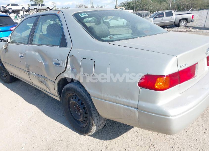 Photo 12 of 2000 Toyota Camry LE (VIN 4T1BG22K5YU654099)