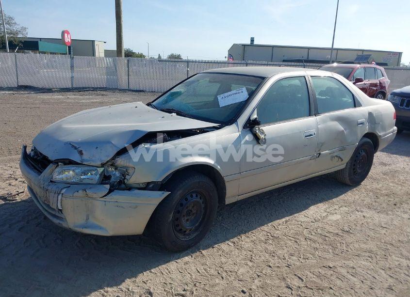 Photo 2 of 2000 Toyota Camry LE (VIN 4T1BG22K5YU654099)