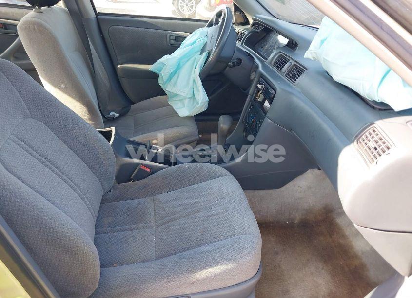 Photo 5 of 2000 Toyota Camry LE (VIN 4T1BG22K5YU654099)