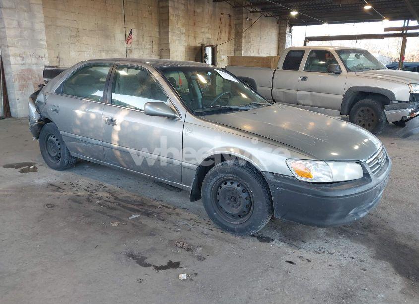 2000 Toyota Camry CE (VIN 4T1BG22K5YU658878) main photo