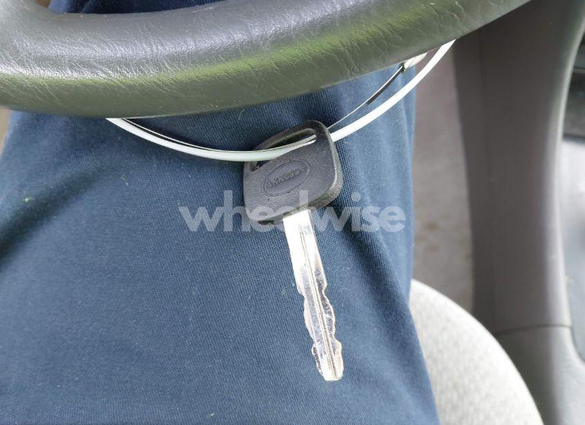 Photo 11 of 2000 Toyota Camry LE (VIN 4T1BG22K5YU677186)